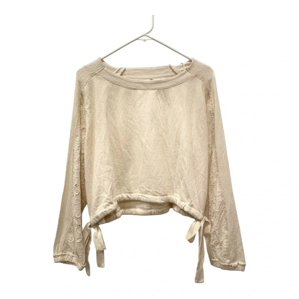 Free People Movement Field Of Dreams Pullover cropped .Size M